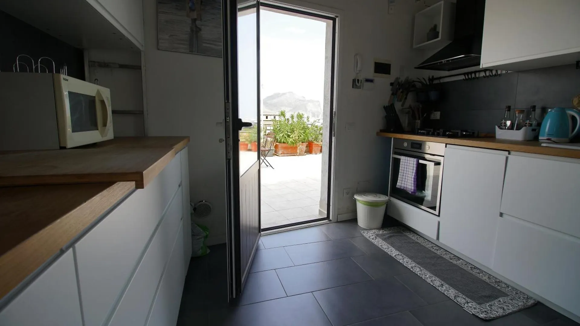 Stunning Kalsa Apartment Palermo