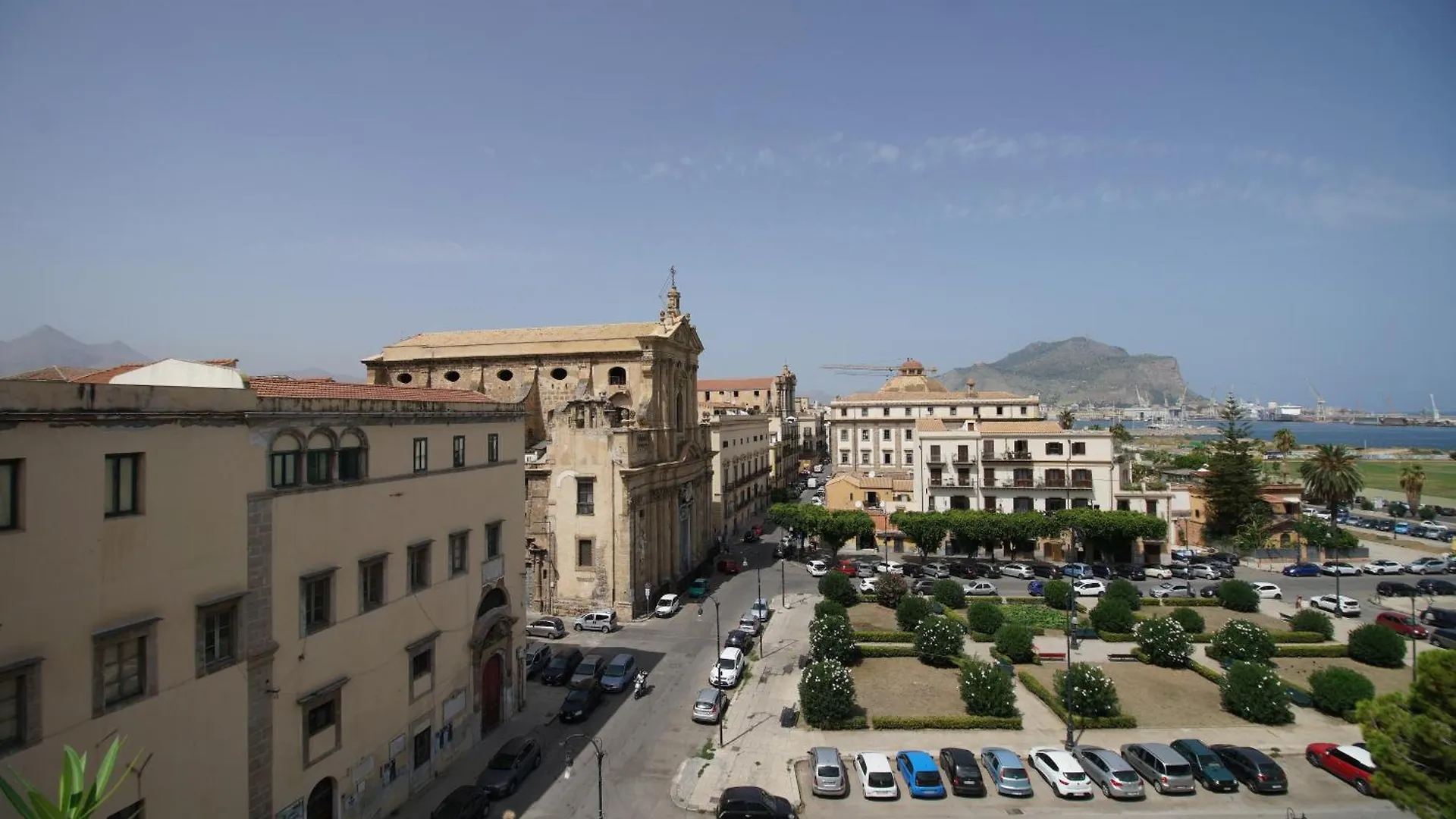 Stunning Kalsa Apartment Palermo